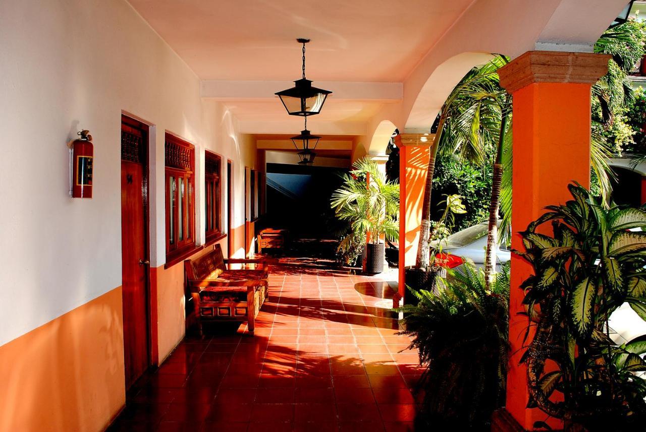 Hotel Posada Del Sol Апацинган-де-ла-Конститусьон Экстерьер фото