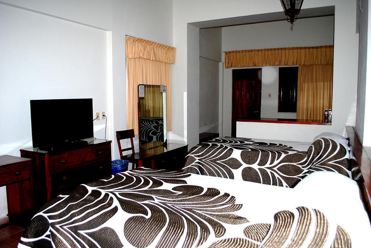 Hotel Posada Del Sol Апацинган-де-ла-Конститусьон Экстерьер фото
