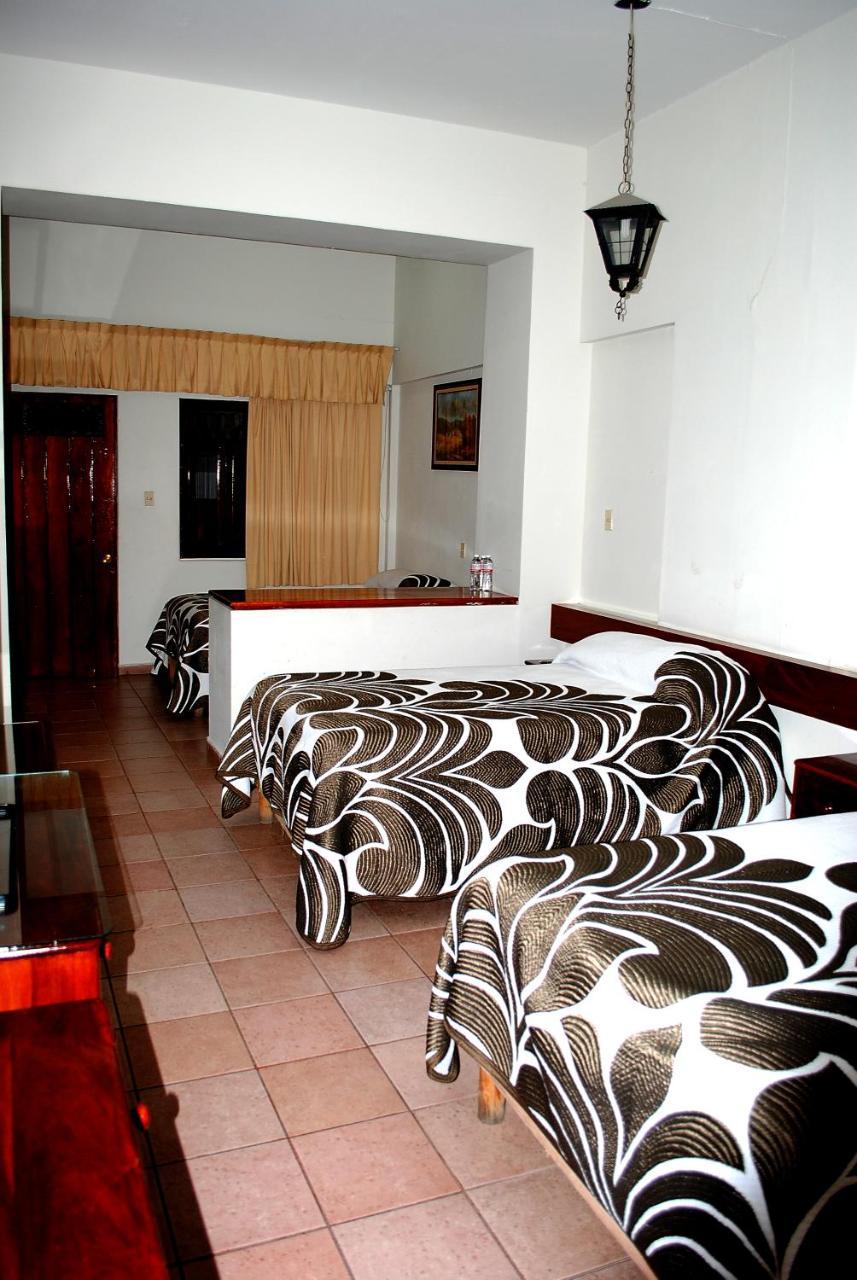 Hotel Posada Del Sol Апацинган-де-ла-Конститусьон Экстерьер фото