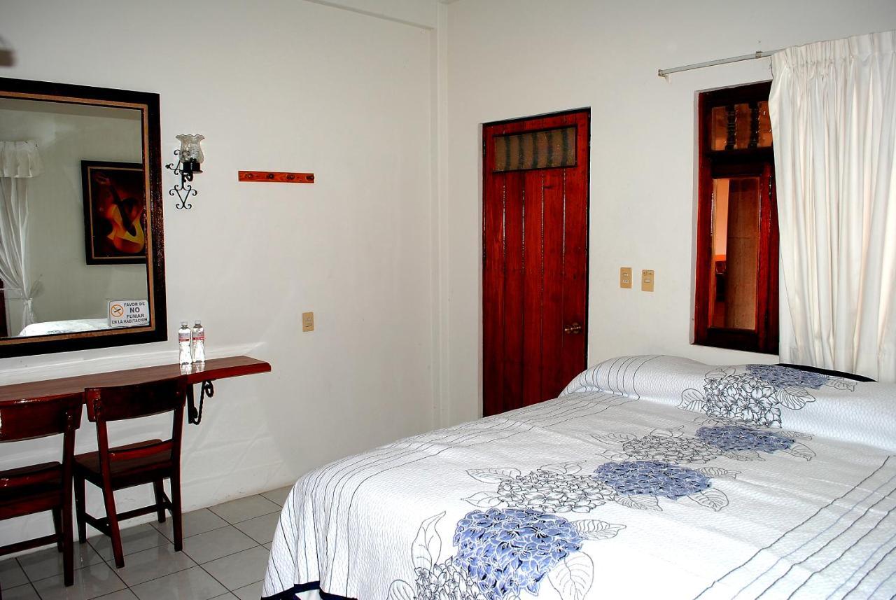 Hotel Posada Del Sol Апацинган-де-ла-Конститусьон Экстерьер фото